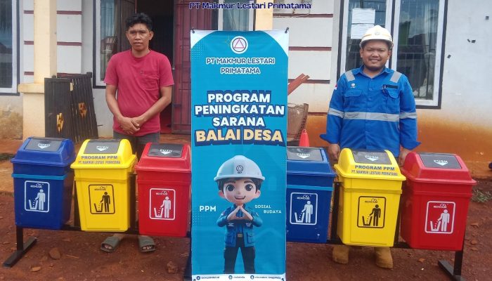 Merajut Sinergi Lewat Kebersihan: PT MLP Jaga Asri Ruang Publik Dengan Tempat Sampah Di Desa Molore dan Molore Pantai